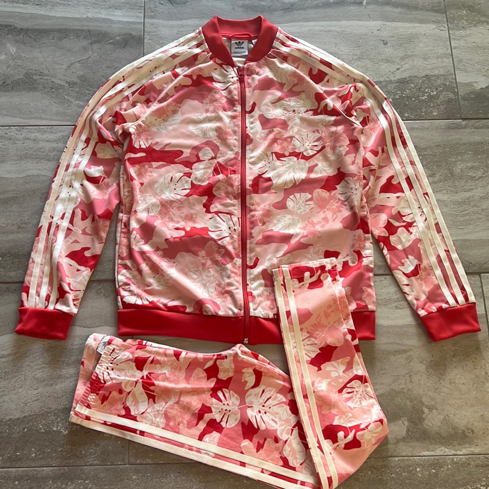 NWOT Adidas Jogger/Jogging Set